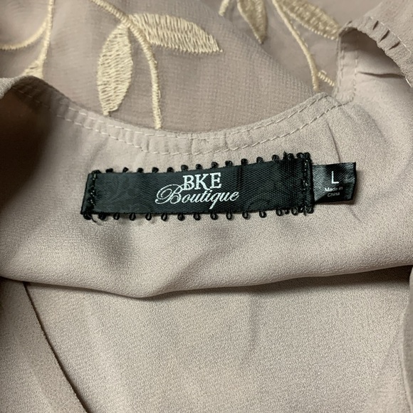 BKE Boutique Ladies light pink top - Picture 3 of 6